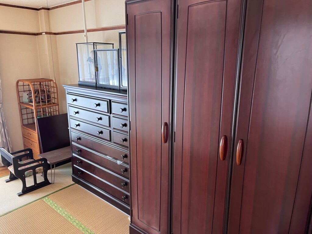 big tansu