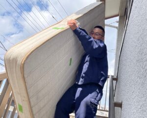 【さいたま市】緑区東浦和の一軒家で学習机・婚礼タンスの解体処分と不用品即日回収