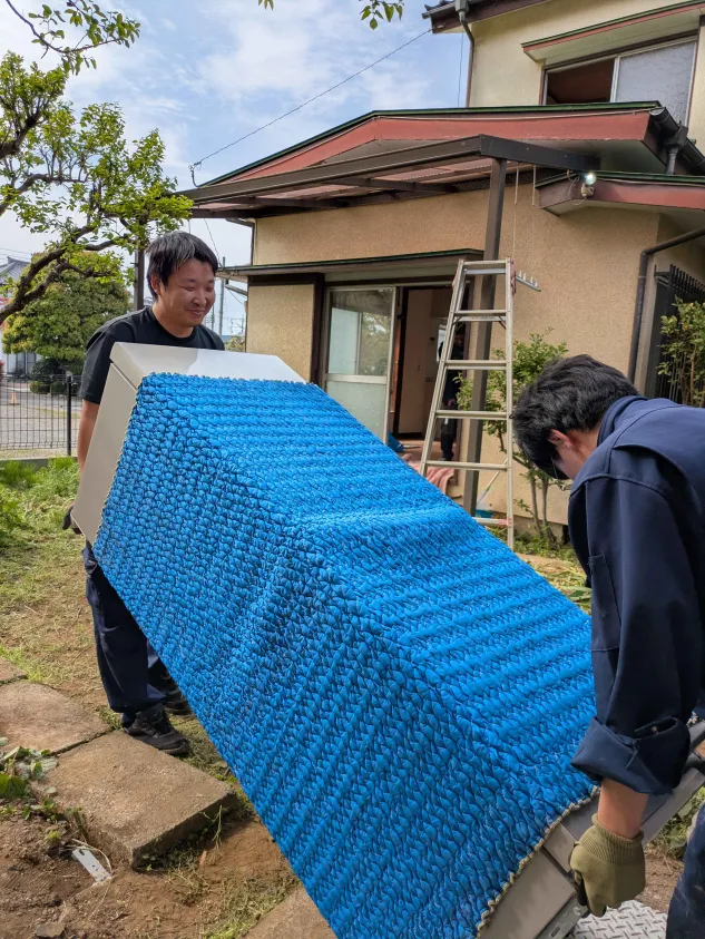 新宿区 冷蔵庫買取 キルティングパッドで養生