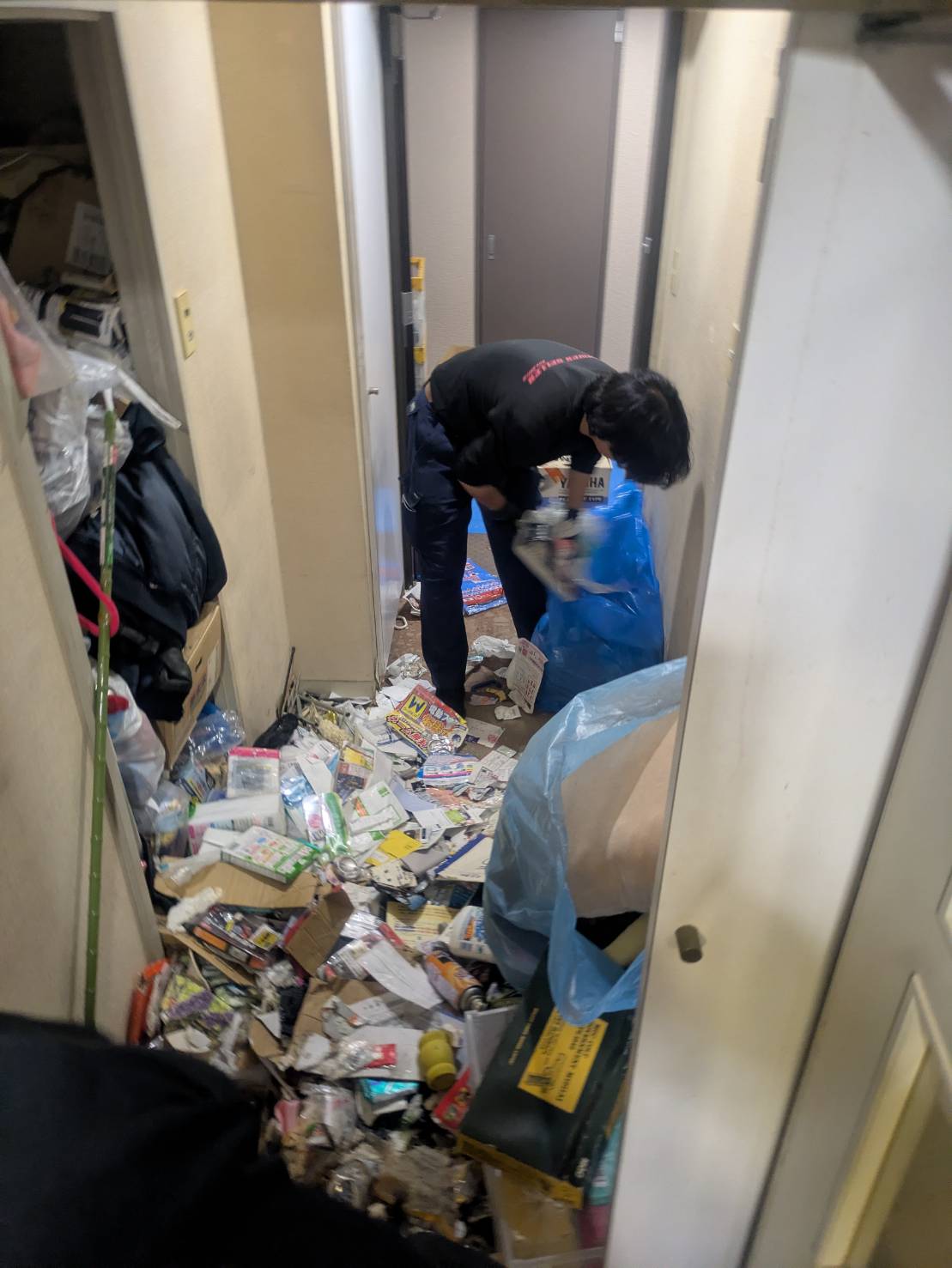 新宿区矢来町 ゴミ屋敷 搬出作業