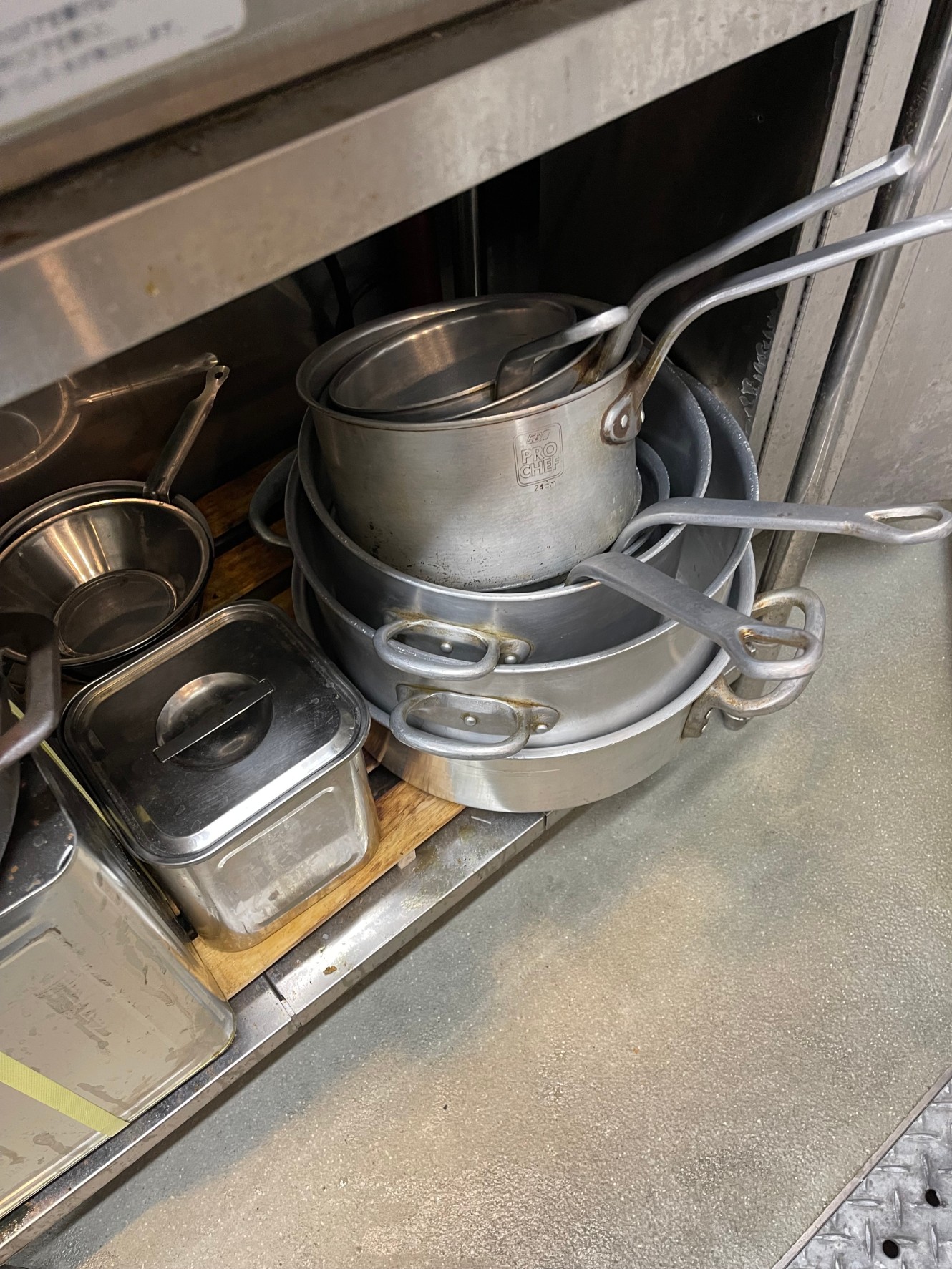 飲食店で使用されていたステンレス鍋
