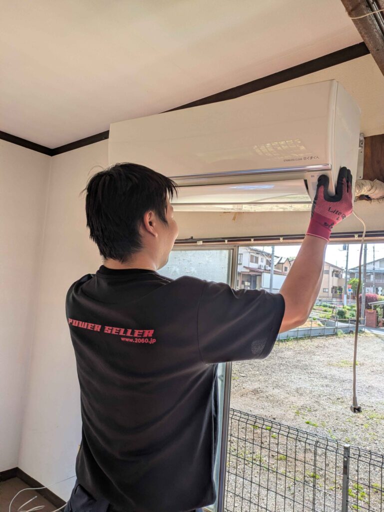 エアコン室内機の取り外し