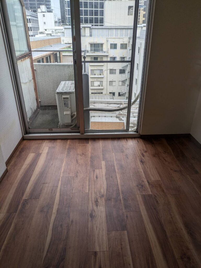 作業後:マットレスと布団を回収したお部屋