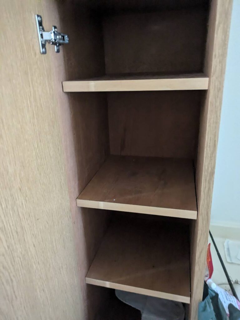 作業後：靴箱の中まで空に