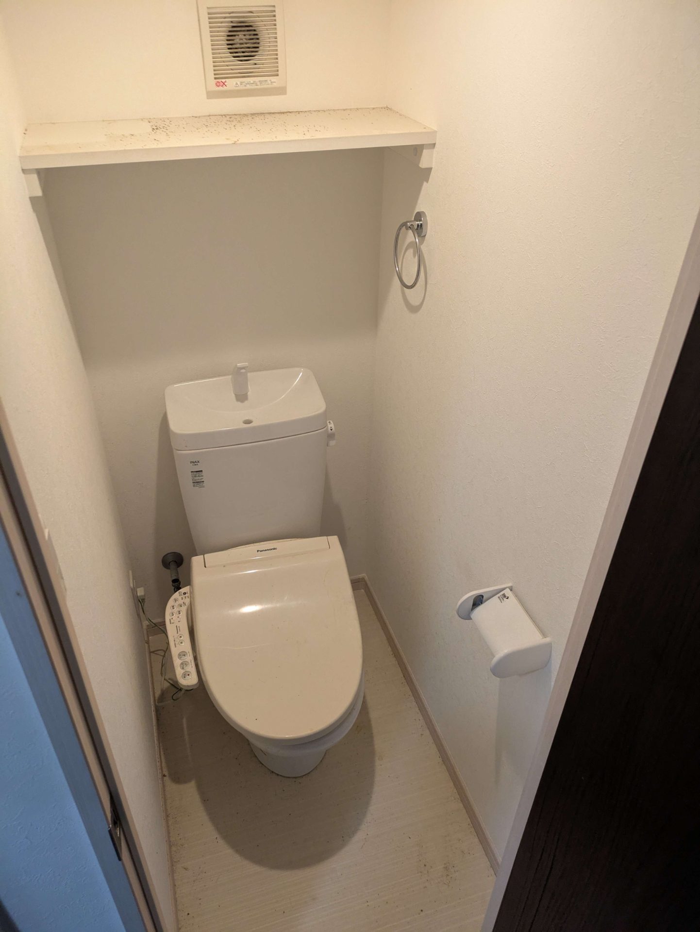 作業後：トイレの物をすべて撤去