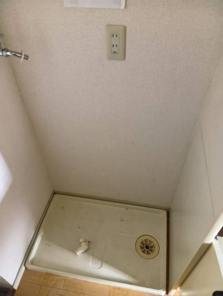 作業後：洗濯機置き場まわりの物を回収