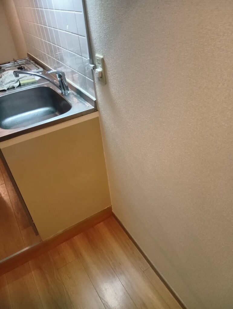 作業後：レンジワゴンを回収したキッチン横
